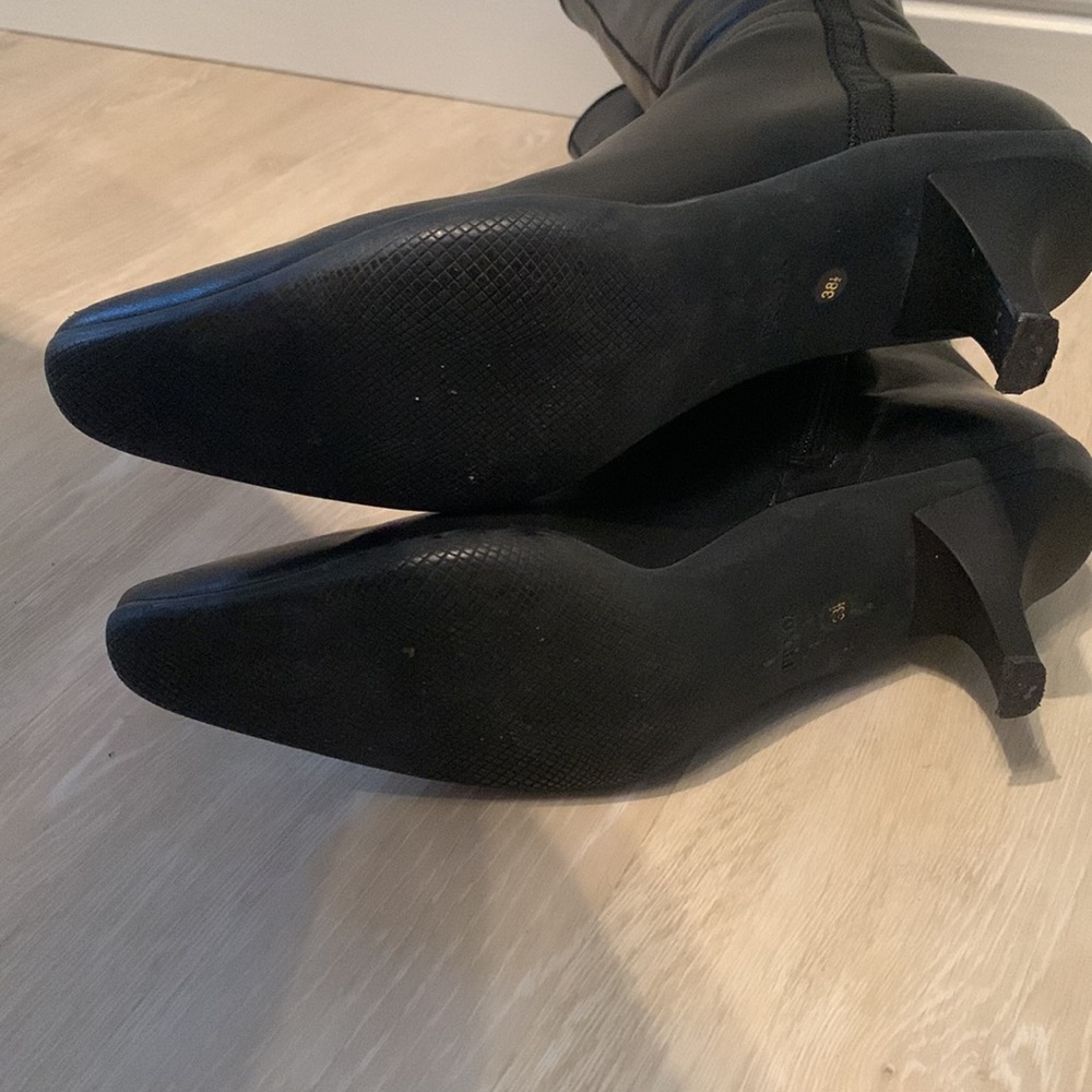 Prada soft leather zip up boots size 38 well maintained - Picture 6 of 8